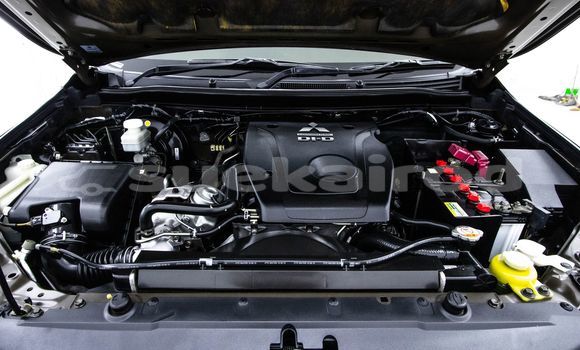 Buy Used Mitsubishi Pajero Brown Car in Bangkok in Bangkok Buy Used Mitsubishi Pajero Brown Car in Bangkok in Bangkok