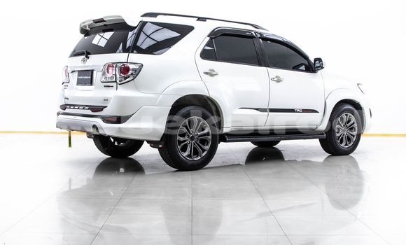 ซื้อ รถมือสอง Toyota Fortuner ขาว รถยนต์ ใน %{เมือง} ใน กรุงเทพมหานคร ซื้อ รถมือสอง Toyota Fortuner ขาว รถยนต์ ใน %{เมือง} ใน กรุงเทพมหานคร