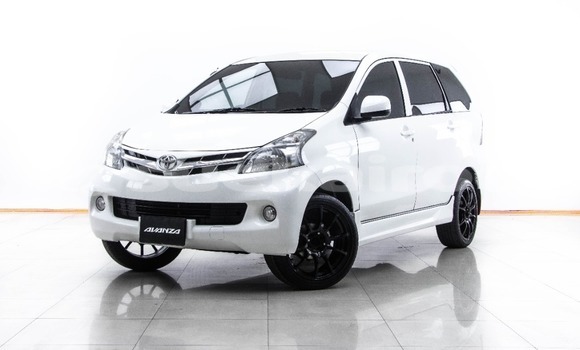 Buy Used Toyota Avanza White Car in Bangkok in Bangkok