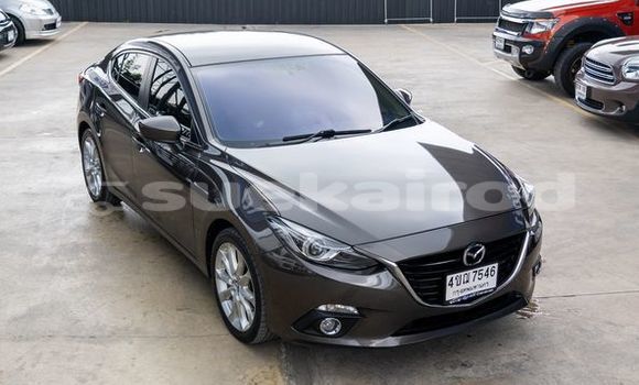 ซื้อ รถมือสอง Mazda Mazda 3 สีน้ำตาล รถยนต์ ใน %{เมือง} ใน กรุงเทพมหานคร