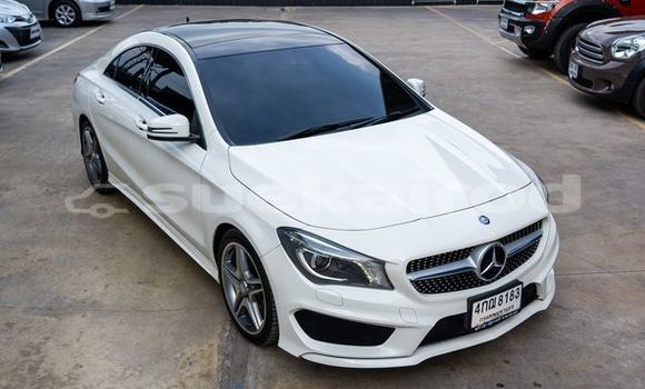 Buy Used Mercedes-Benz C-Classe White Car in Bangkok in Bangkok