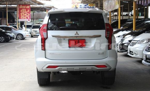 ซื้อ รถมือสอง Mitsubishi Pajero ขาว รถยนต์ ใน %{เมือง} ใน กรุงเทพมหานคร ซื้อ รถมือสอง Mitsubishi Pajero ขาว รถยนต์ ใน %{เมือง} ใน กรุงเทพมหานคร