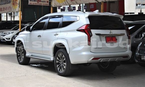 ซื้อ รถมือสอง Mitsubishi Pajero ขาว รถยนต์ ใน %{เมือง} ใน กรุงเทพมหานคร ซื้อ รถมือสอง Mitsubishi Pajero ขาว รถยนต์ ใน %{เมือง} ใน กรุงเทพมหานคร