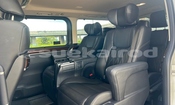 Buy Used Toyota Matrix White Car in Bangkok in Bangkok Buy Used Toyota Matrix White Car in Bangkok in Bangkok