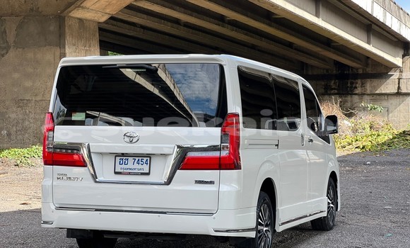 Buy Used Toyota Matrix White Car in Bangkok in Bangkok Buy Used Toyota Matrix White Car in Bangkok in Bangkok