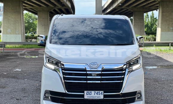 Buy Used Toyota Matrix White Car in Bangkok in Bangkok Buy Used Toyota Matrix White Car in Bangkok in Bangkok