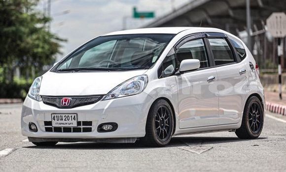 Buy Used Honda Jazz White Car in Bangkok in Bangkok