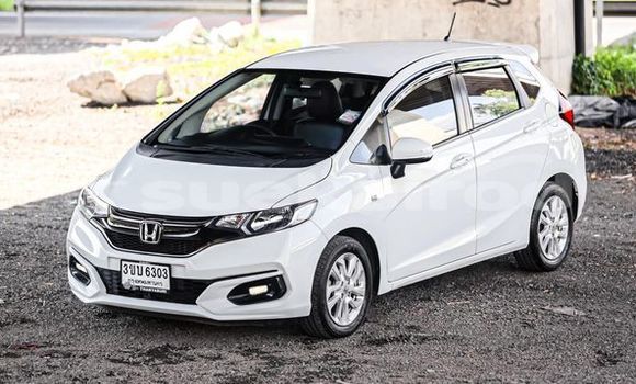 Buy Used Honda Jazz White Car in Bangkok in Bangkok