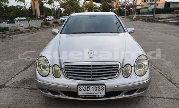 ซื้อ รถมือสอง Mercedes-Benz E200 เงิน รถยนต์ ใน %{เมือง} ใน กรุงเทพมหานคร ซื้อ รถมือสอง Mercedes-Benz E200 เงิน รถยนต์ ใน %{เมือง} ใน กรุงเทพมหานคร