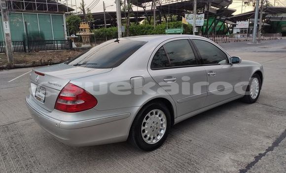 ซื้อ รถมือสอง Mercedes-Benz E200 เงิน รถยนต์ ใน %{เมือง} ใน กรุงเทพมหานคร ซื้อ รถมือสอง Mercedes-Benz E200 เงิน รถยนต์ ใน %{เมือง} ใน กรุงเทพมหานคร