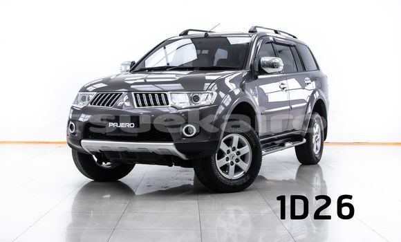 Buy Used Mitsubishi Pajero Brown Car in Bangkok in Bangkok Buy Used Mitsubishi Pajero Brown Car in Bangkok in Bangkok