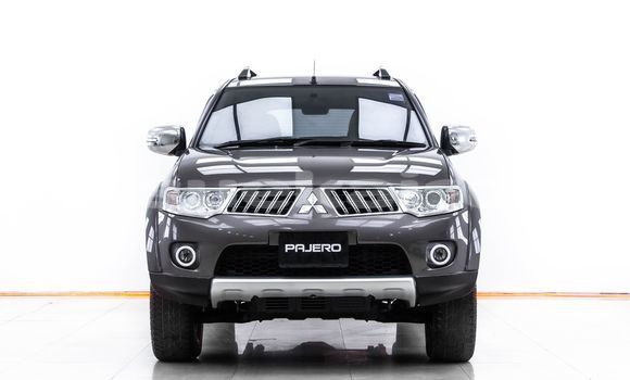 Buy Used Mitsubishi Pajero Brown Car in Bangkok in Bangkok Buy Used Mitsubishi Pajero Brown Car in Bangkok in Bangkok