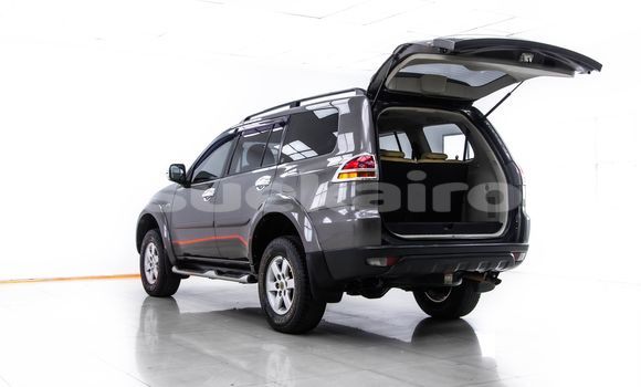 Buy Used Mitsubishi Pajero Brown Car in Bangkok in Bangkok Buy Used Mitsubishi Pajero Brown Car in Bangkok in Bangkok