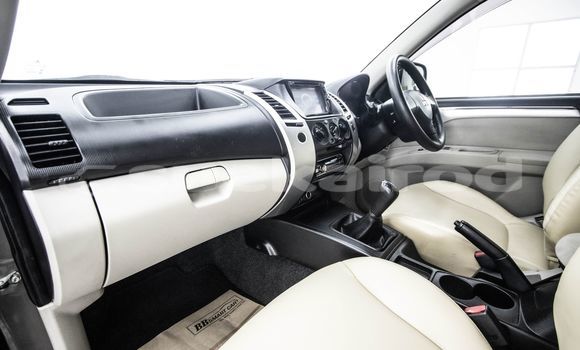 Buy Used Mitsubishi Pajero Brown Car in Bangkok in Bangkok Buy Used Mitsubishi Pajero Brown Car in Bangkok in Bangkok