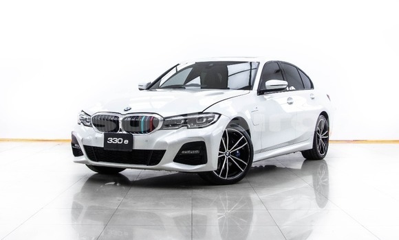 Buy Used BMW 3–Series White Car in Bangkok in Bangkok