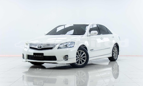 Buy Used Toyota Camry White Car in Bangkok in Bangkok