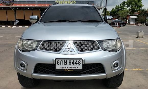 ซื้อ รถมือสอง Mitsubishi Triton เงิน รถยนต์ ใน %{เมือง} ใน กรุงเทพมหานคร