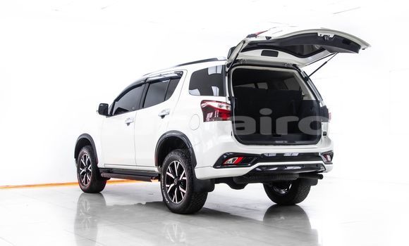 Buy Used Isuzu MU-X White Car in Bangkok in Bangkok Buy Used Isuzu MU-X White Car in Bangkok in Bangkok