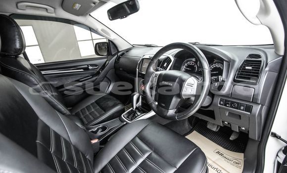 Buy Used Isuzu MU-X White Car in Bangkok in Bangkok Buy Used Isuzu MU-X White Car in Bangkok in Bangkok