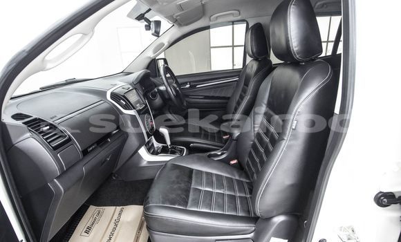 Buy Used Isuzu MU-X White Car in Bangkok in Bangkok Buy Used Isuzu MU-X White Car in Bangkok in Bangkok