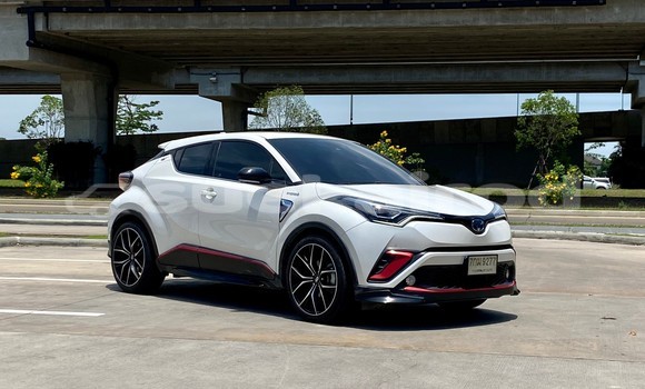 Buy Used Toyota C-HR White Car in Bangkok in Bangkok Buy Used Toyota C-HR White Car in Bangkok in Bangkok