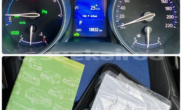 Buy Used Toyota C-HR White Car in Bangkok in Bangkok Buy Used Toyota C-HR White Car in Bangkok in Bangkok