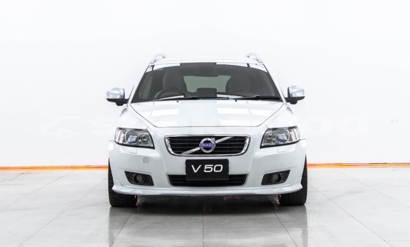 Buy Used Volvo V50 White Car in Bangkok in Bangkok Buy Used Volvo V50 White Car in Bangkok in Bangkok