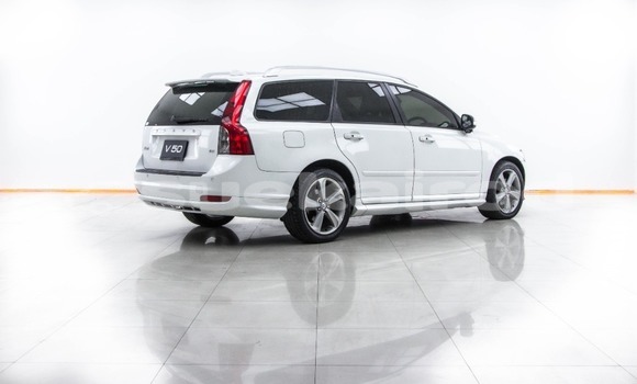 Buy Used Volvo V50 White Car in Bangkok in Bangkok Buy Used Volvo V50 White Car in Bangkok in Bangkok