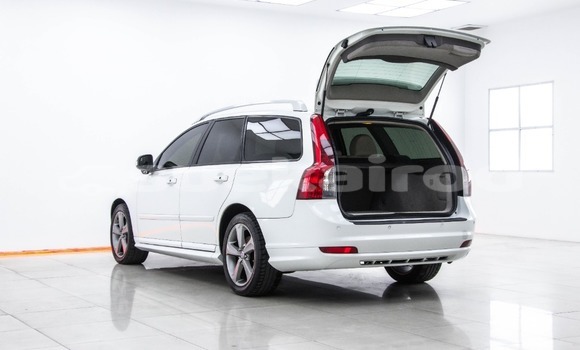 Buy Used Volvo V50 White Car in Bangkok in Bangkok Buy Used Volvo V50 White Car in Bangkok in Bangkok