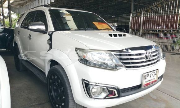 ซื้อ รถมือสอง Toyota Fortuner ขาว รถยนต์ ใน %{เมือง} ใน กรุงเทพมหานคร ซื้อ รถมือสอง Toyota Fortuner ขาว รถยนต์ ใน %{เมือง} ใน กรุงเทพมหานคร