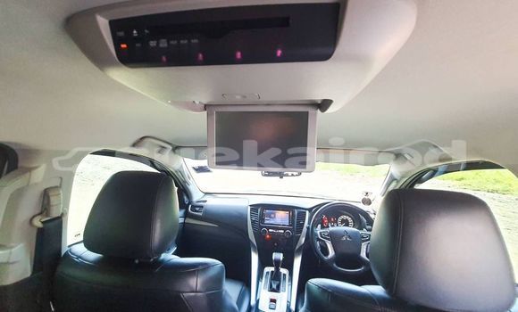 ซื้อ รถมือสอง Mitsubishi Pajero ขาว รถยนต์ ใน %{เมือง} ใน กรุงเทพมหานคร ซื้อ รถมือสอง Mitsubishi Pajero ขาว รถยนต์ ใน %{เมือง} ใน กรุงเทพมหานคร