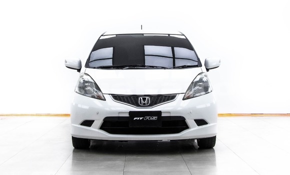 Buy Used Honda Jazz White Car in Bangkok in Bangkok Buy Used Honda Jazz White Car in Bangkok in Bangkok