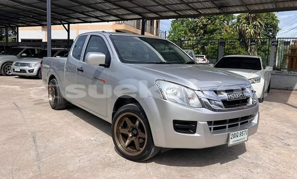 ซื้อ รถมือสอง Isuzu D-Max อื่น ๆ รถยนต์ ใน %{เมือง} ใน กรุงเทพมหานคร