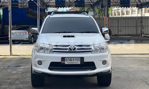 ซื้อ รถมือสอง Toyota Fortuner ขาว รถยนต์ ใน %{เมือง} ใน กรุงเทพมหานคร