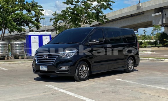 Buy Used Hyundai H1 Black Car in Bangkok in Bangkok