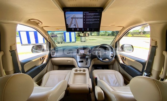 Buy Used Hyundai H1 Black Car in Bangkok in Bangkok Buy Used Hyundai H1 Black Car in Bangkok in Bangkok