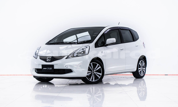 Buy Used Honda Jazz White Car in Bangkok in Bangkok Buy Used Honda Jazz White Car in Bangkok in Bangkok