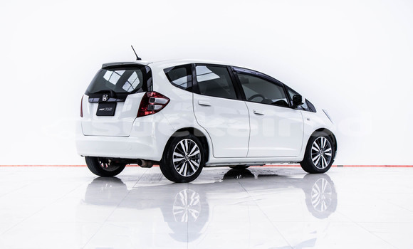 Buy Used Honda Jazz White Car in Bangkok in Bangkok Buy Used Honda Jazz White Car in Bangkok in Bangkok