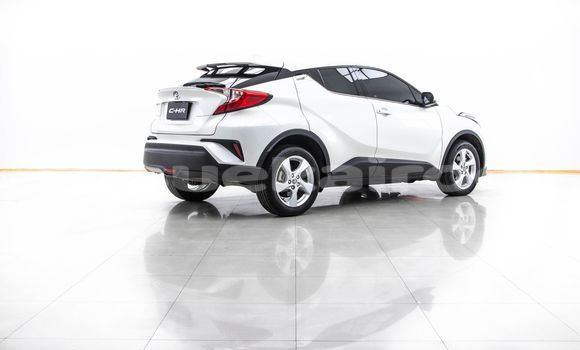 ซื้อ รถมือสอง Toyota C-HR ขาว รถยนต์ ใน %{เมือง} ใน กรุงเทพมหานคร ซื้อ รถมือสอง Toyota C-HR ขาว รถยนต์ ใน %{เมือง} ใน กรุงเทพมหานคร