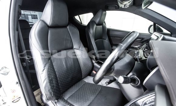 ซื้อ รถมือสอง Toyota C-HR ขาว รถยนต์ ใน %{เมือง} ใน กรุงเทพมหานคร ซื้อ รถมือสอง Toyota C-HR ขาว รถยนต์ ใน %{เมือง} ใน กรุงเทพมหานคร