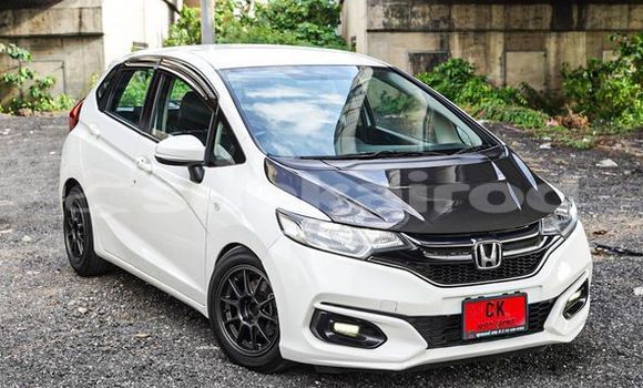 Buy Used Honda Jazz White Car in Bangkok in Bangkok Buy Used Honda Jazz White Car in Bangkok in Bangkok