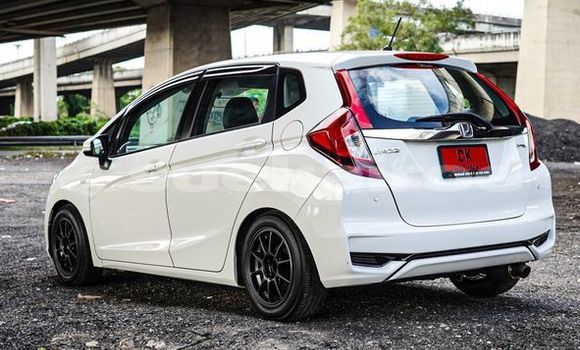 ซื้อ รถมือสอง Honda Jazz ขาว รถยนต์ ใน %{เมือง} ใน กรุงเทพมหานคร ซื้อ รถมือสอง Honda Jazz ขาว รถยนต์ ใน %{เมือง} ใน กรุงเทพมหานคร