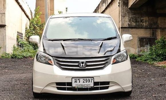 ซื้อ รถมือสอง Honda Freed ขาว รถยนต์ ใน %{เมือง} ใน กรุงเทพมหานคร