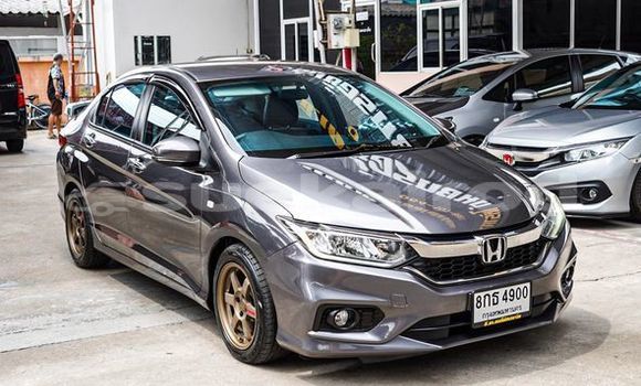 Buy Used Honda Jazz White Car in Bangkok in Bangkok