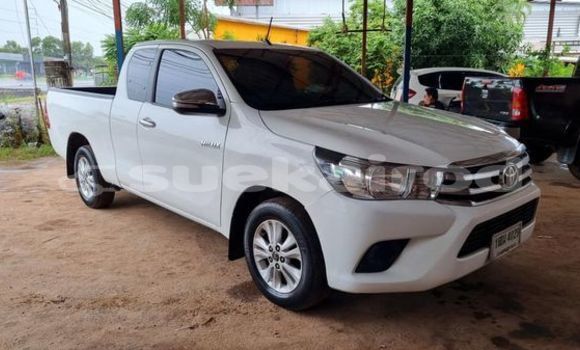 ซื้อ รถมือสอง Toyota Hiluxe Revo ขาว รถยนต์ ใน %{เมือง} ใน อุดรธานี