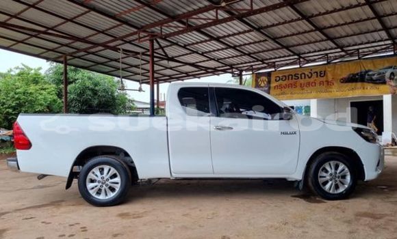 Buy Used Toyota Hiluxe Revo White Car in Udon Thani in Udon Thani Buy Used Toyota Hiluxe Revo White Car in Udon Thani in Udon Thani