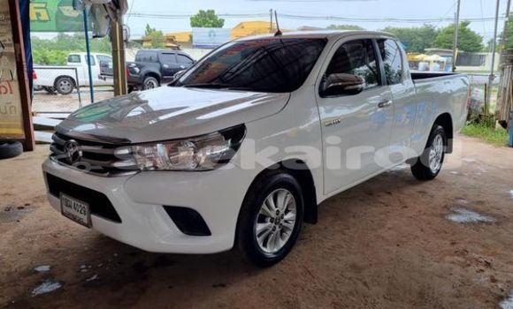 Buy Used Toyota Hiluxe Revo White Car in Udon Thani in Udon Thani Buy Used Toyota Hiluxe Revo White Car in Udon Thani in Udon Thani