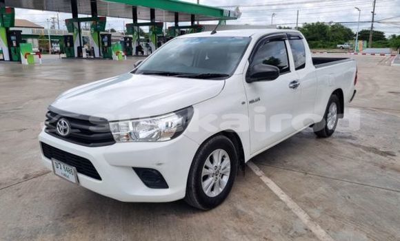 Buy Used Toyota Hiluxe Revo White Car in Udon Thani in Udon Thani Buy Used Toyota Hiluxe Revo White Car in Udon Thani in Udon Thani