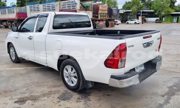 Buy Used Toyota Hiluxe Revo White Car in Udon Thani in Udon Thani Buy Used Toyota Hiluxe Revo White Car in Udon Thani in Udon Thani