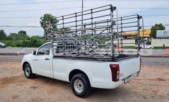 Buy Used Isuzu D-Max White Car in Udon Thani in Udon Thani Buy Used Isuzu D-Max White Car in Udon Thani in Udon Thani